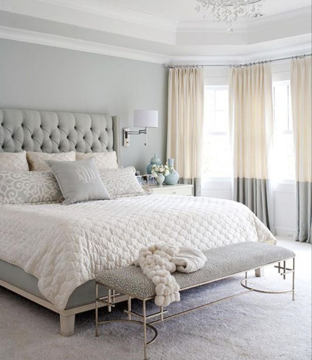 33 The Best White Master Bedroom Design And Decoration Ideas - HOMYHOMEE