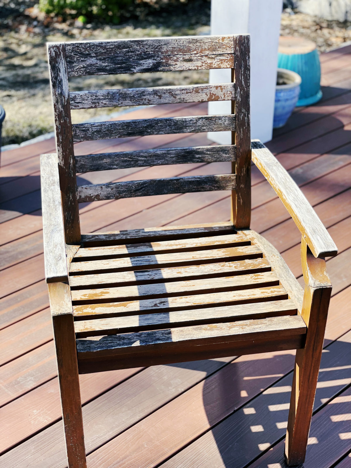 How to Paint Outdoor Wood Furniture | whitneysowles.com