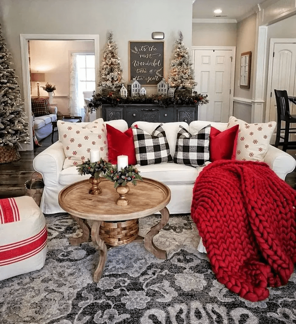 35 Lovely Christmas Living Room Decor Ideas - MAGZHOUSE
