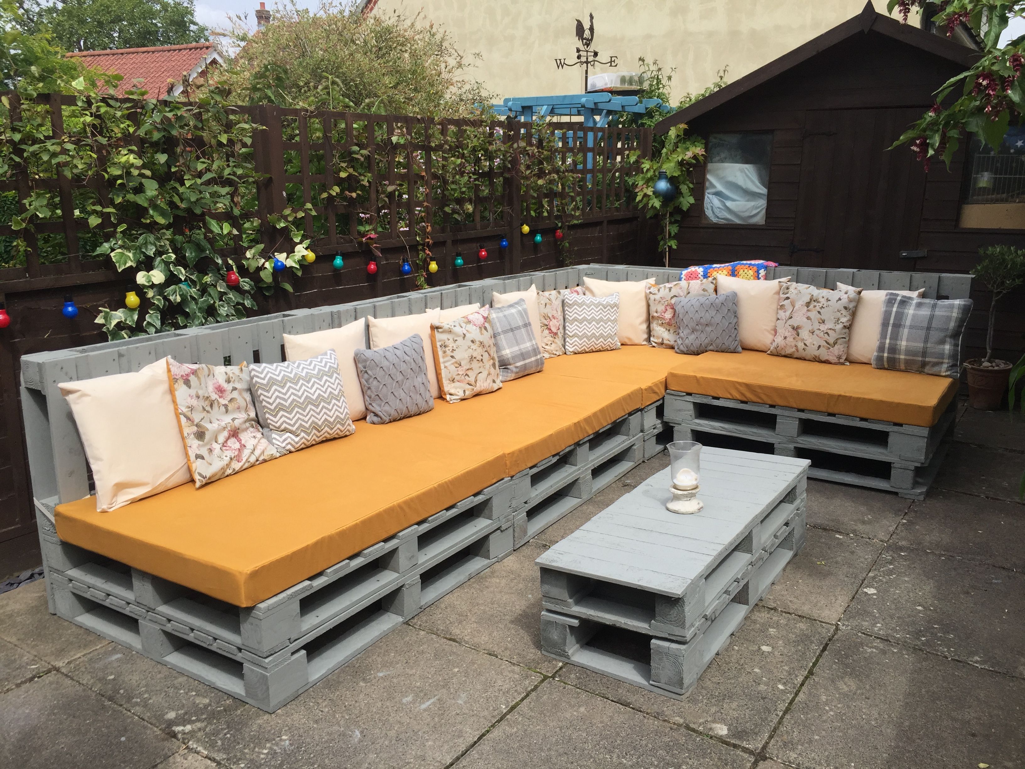 Outdoor Furniture Using Pallets