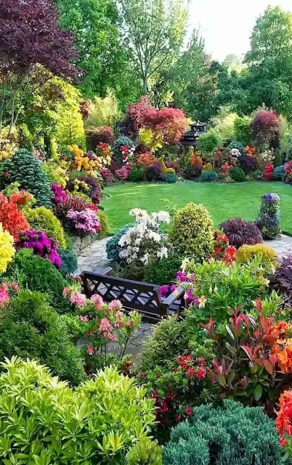 32 Lovely Flower Garden Design Ideas To Beautify Your Outdoor - HOMYHOMEE